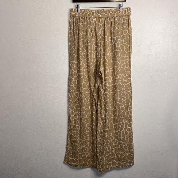MICHAEL MK Giraffe Print High-Slit Pants (khaki and cream) - Picture 5 of 7